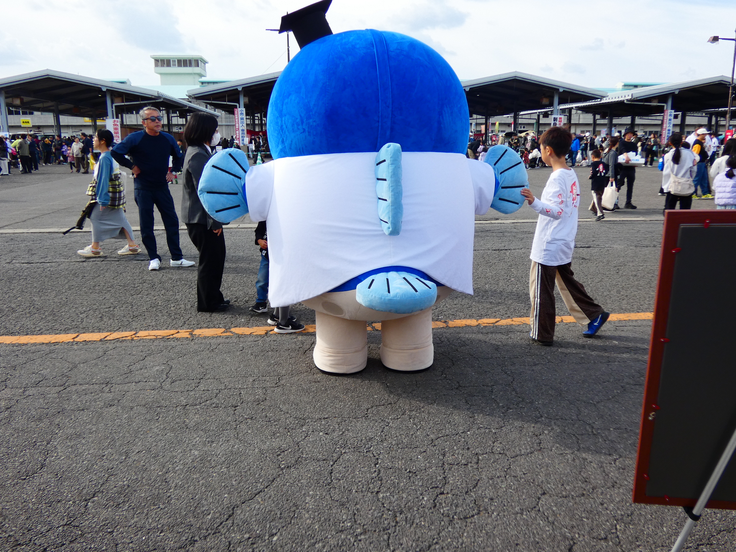 さかな祭り会場2