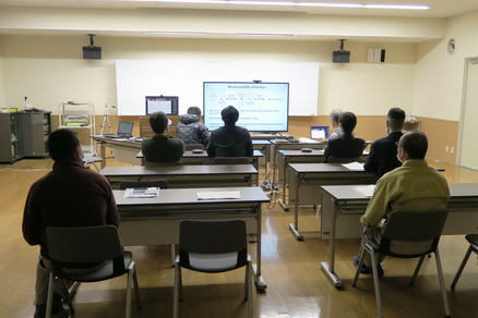 南勢庁舎大会議室からのオンライン参加の様子