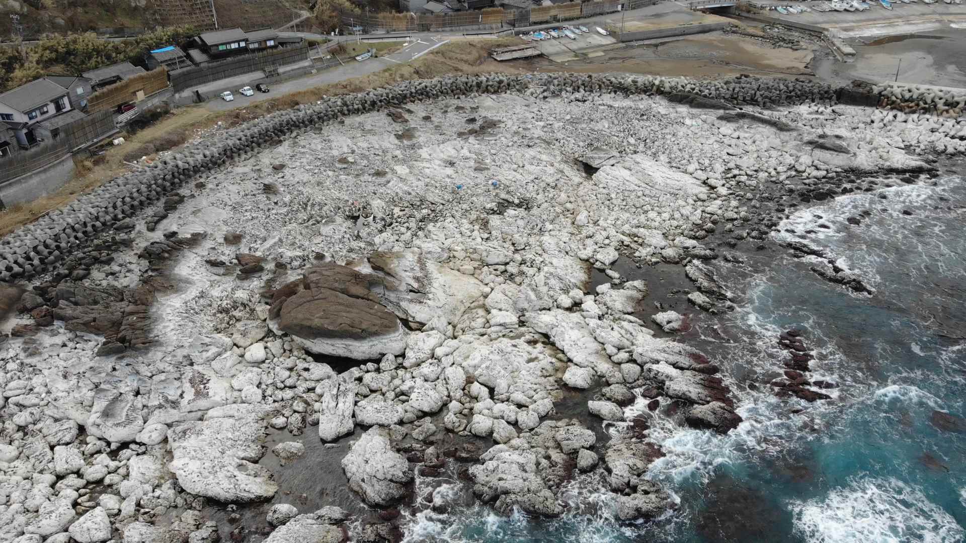 東側テトラ付近隆起